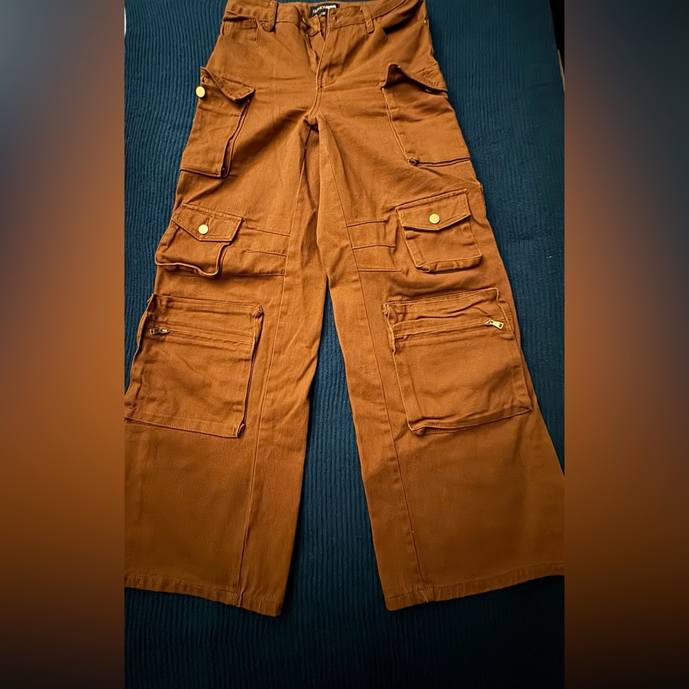 Fashion nova cargo style jeans